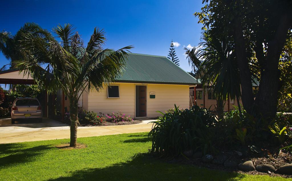 Poinciana Cottages Burnt Pine Exterior photo